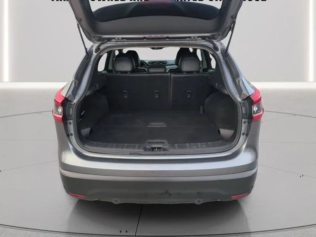 Used 2020 Gray Nissan SL image 11