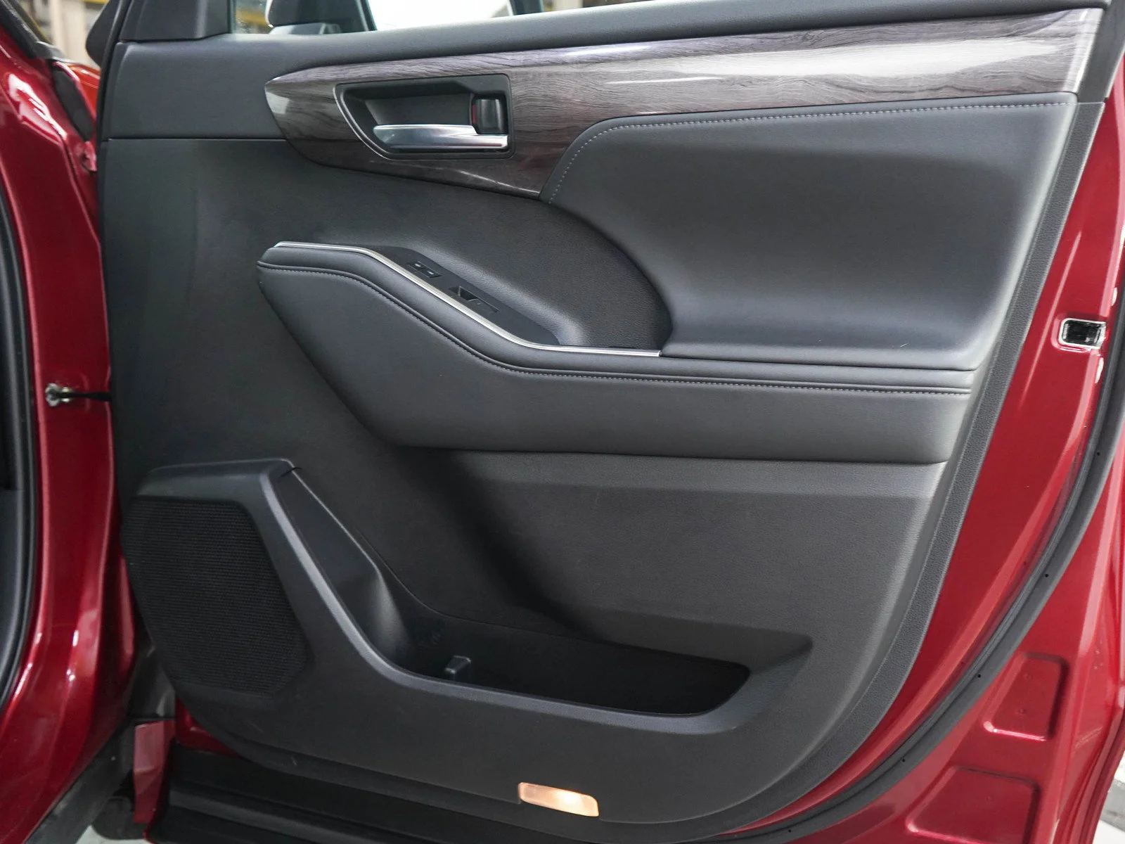 Used 2022 Red Toyota Platinum image 9