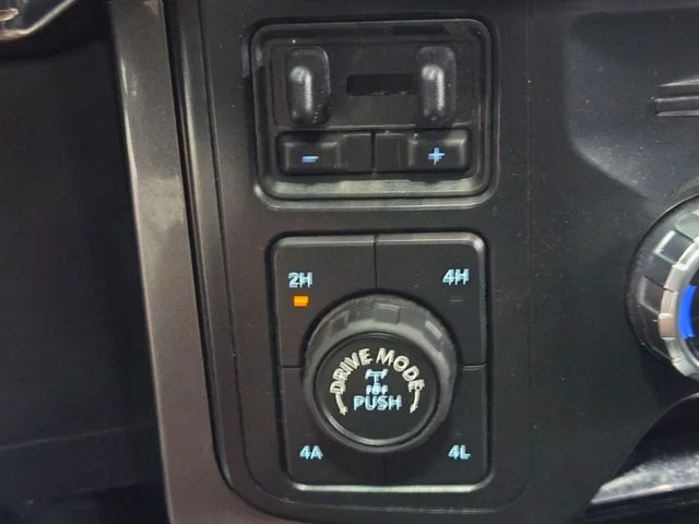 Used 2022 Silver Ford Lariat image 22