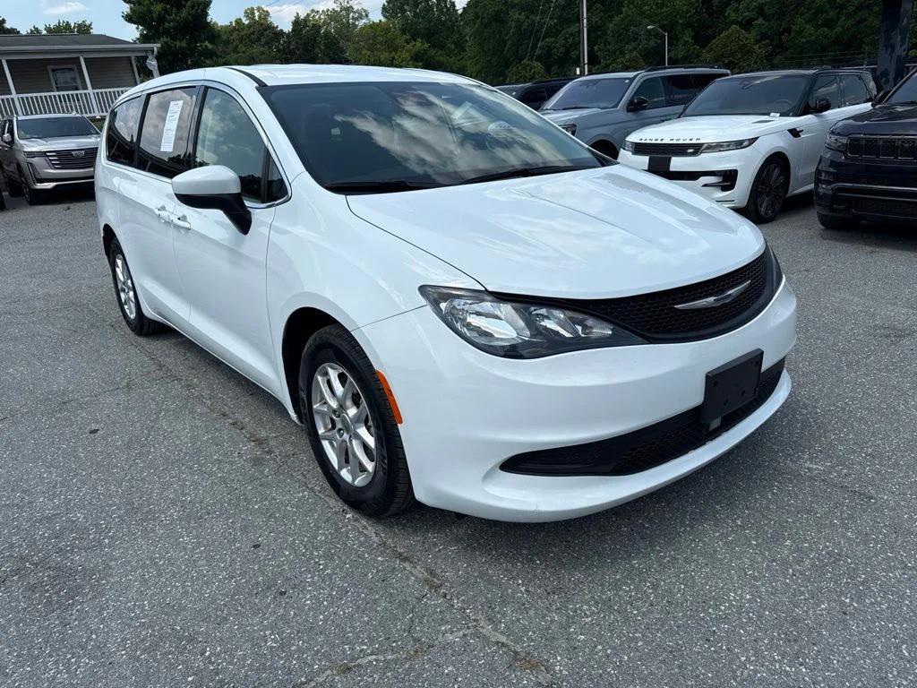 Used 2023 White Chrysler LX image 2