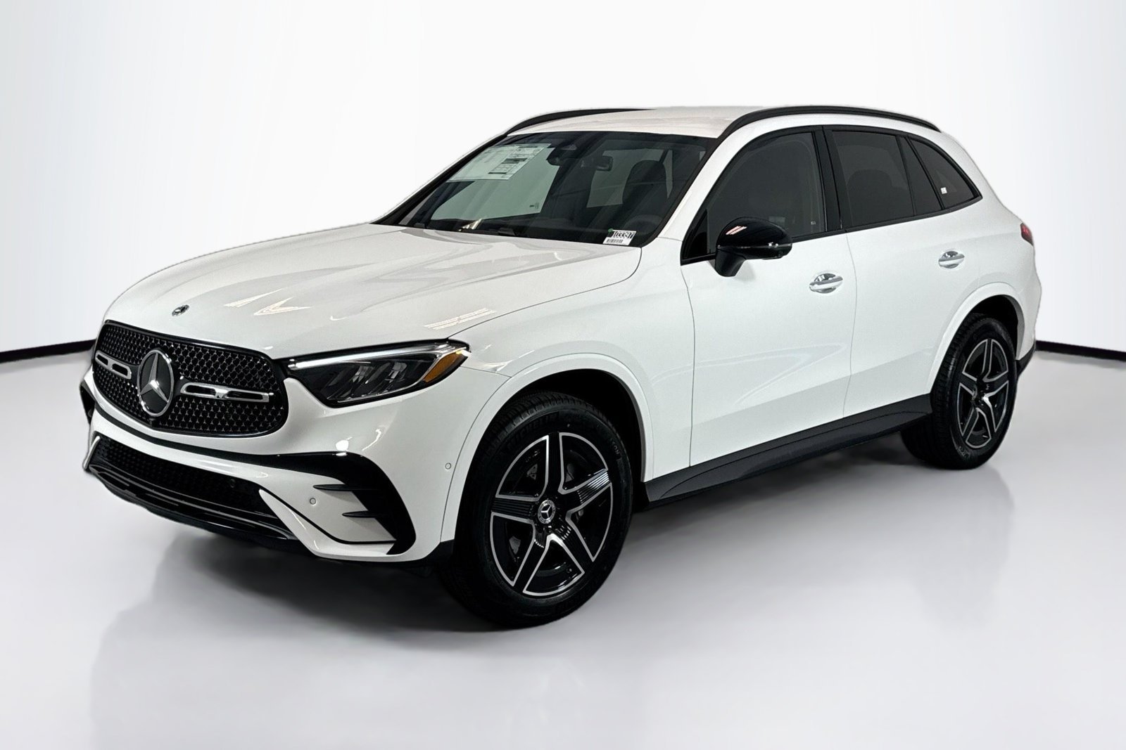 New 2026 Polar White Mercedes-Benz GLC 300 image 1