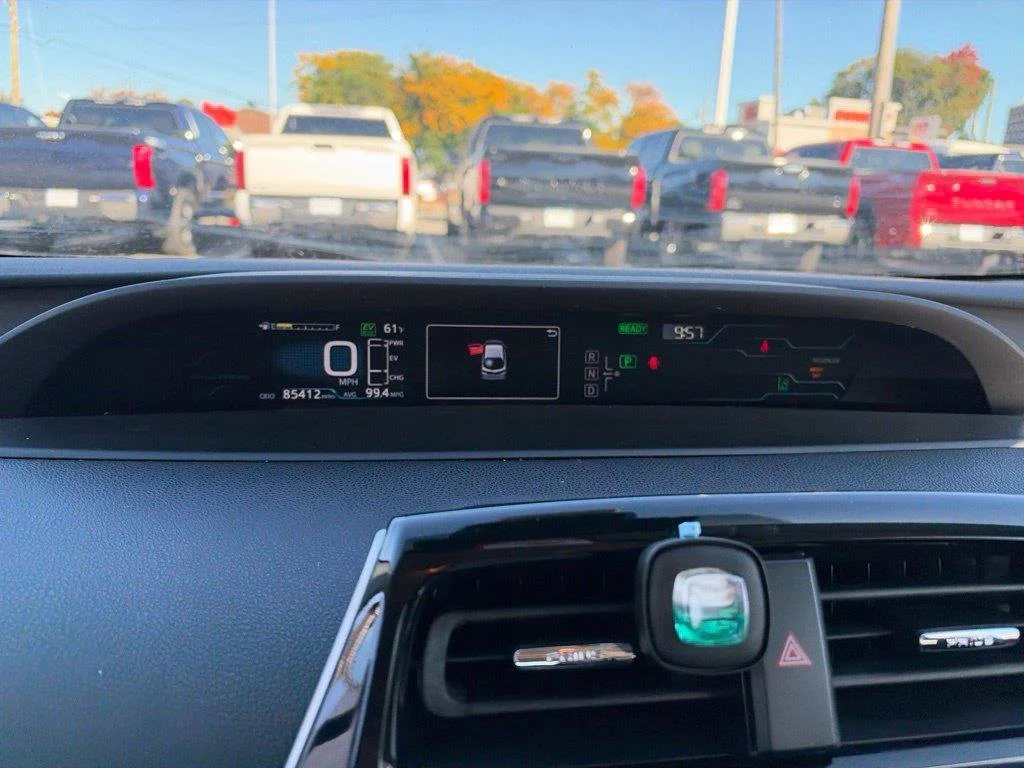Used 2018 Classic Silver Metallic Toyota Plus image 3