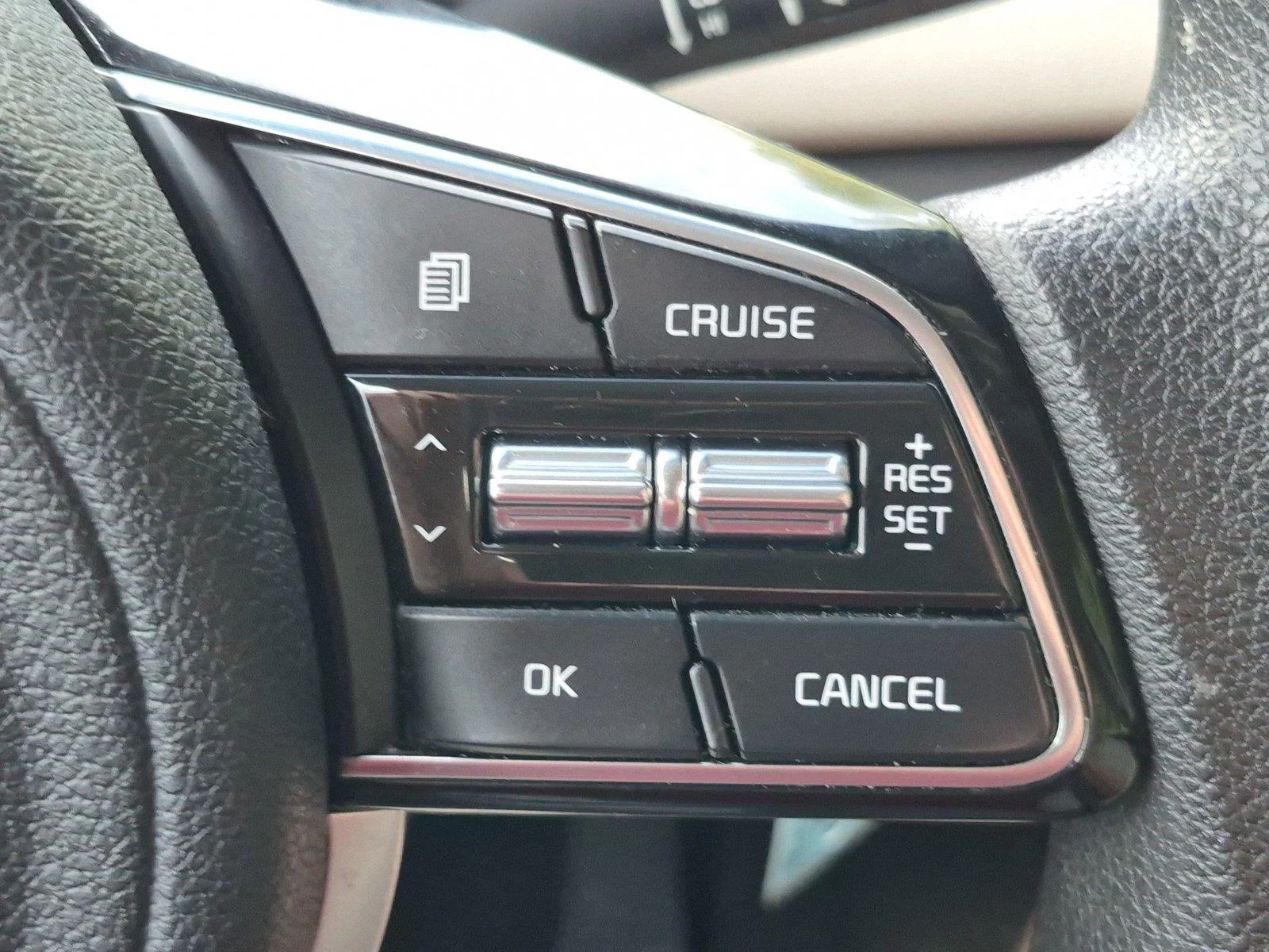 Used 2020 Clear White Kia LX image 21