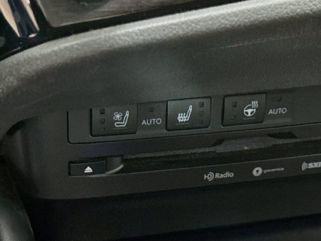 Used 2022 Iridium Lexus 300h image 21