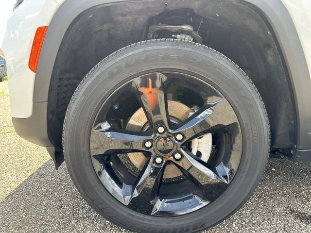 Used 2024 White Jeep Altitude X image 21