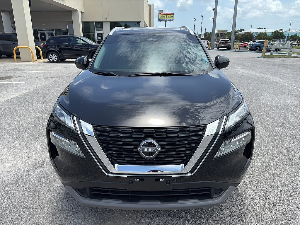 Used 2023 Super Black Nissan  image 8