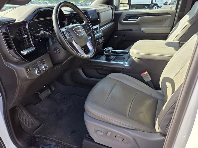 Used 2024 White GMC SLT image 7