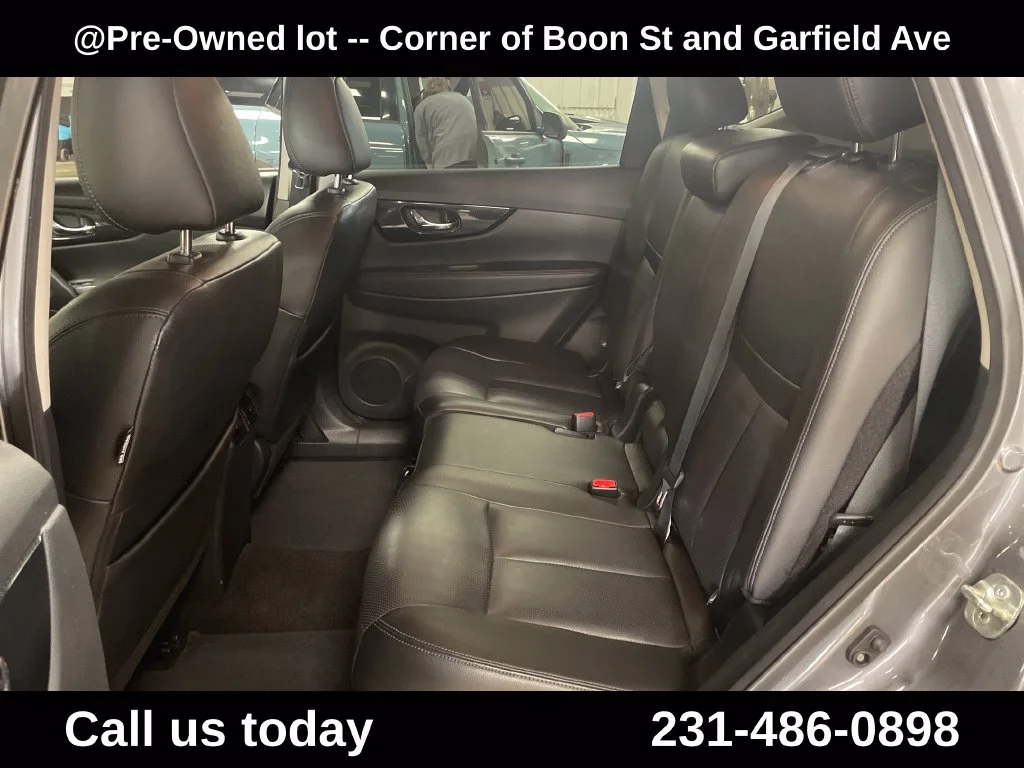 Used 2019 Gray Nissan SL image 14