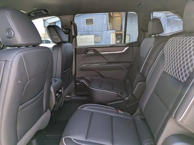 2026 GMC Acadia Denali - Photo 15
