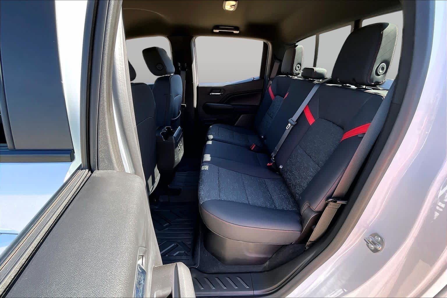 Used 2024 Summit White Chevrolet 4WD Z71 image 19