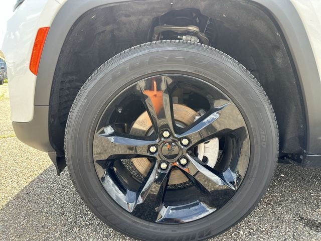 Used 2024 White Jeep Altitude X image 21