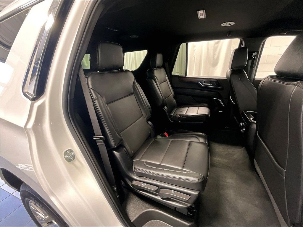 Used 2025 White GMC Denali image 16