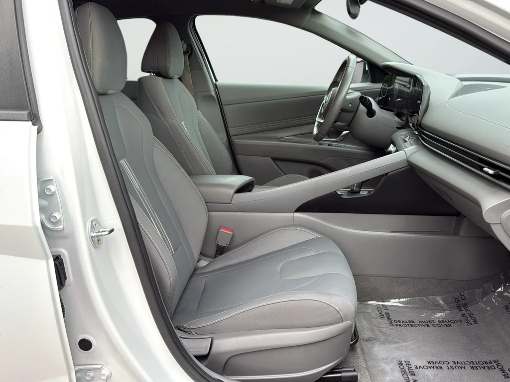 Used 2023 White Hyundai SEL image 23
