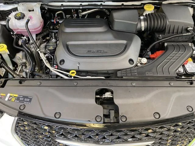 2026 Chrysler Pacifica Select - Photo 10