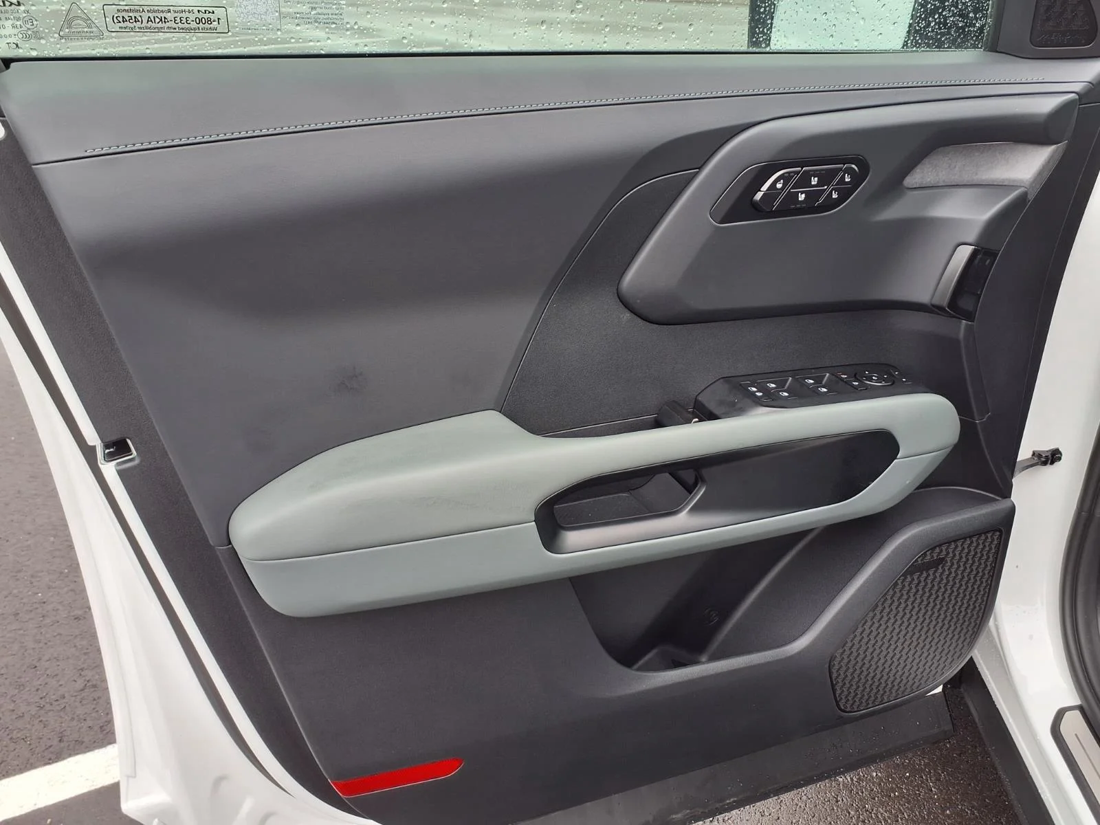 New 2027 Glacial White Pearl Kia X-Line SX image 12