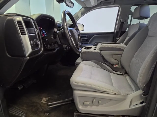 Used 2018 GRAPHITE METALLIC Chevrolet LT image 12