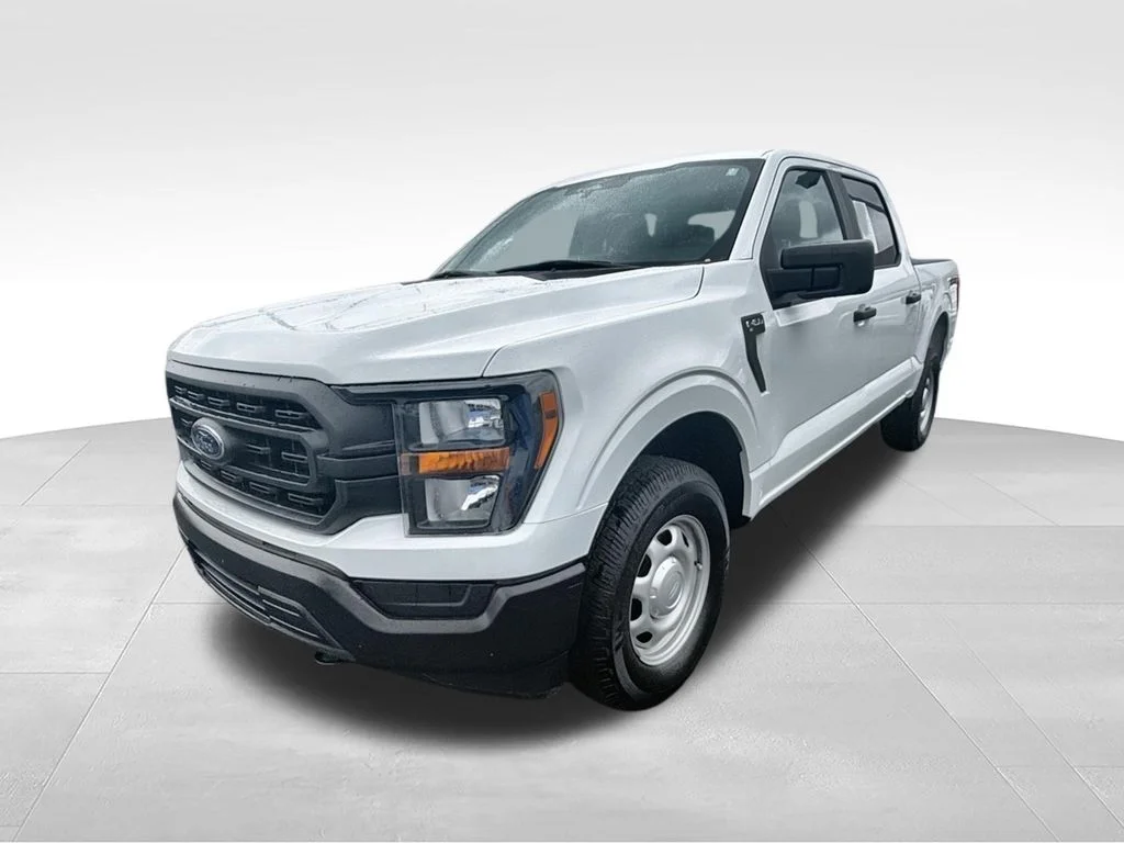 Used 2023 White Ford XL image 3
