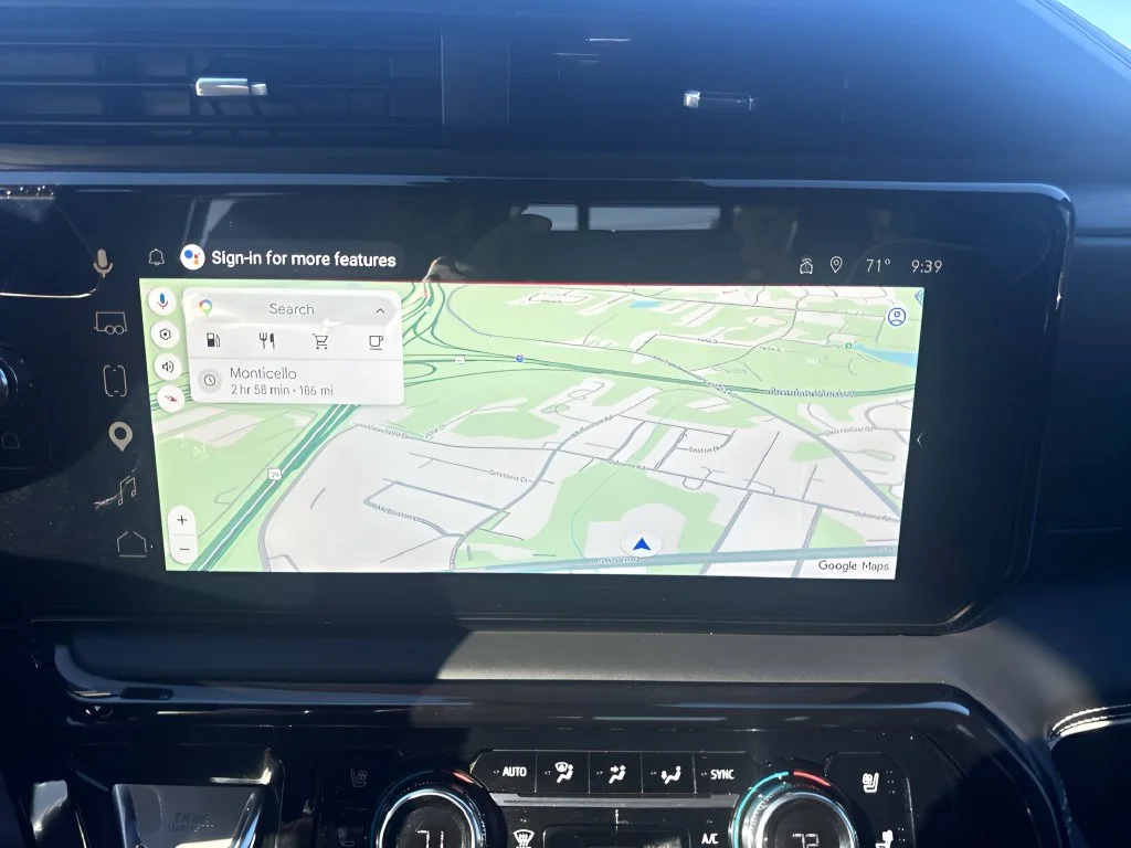 Used 2025 White GMC AT4X image 20