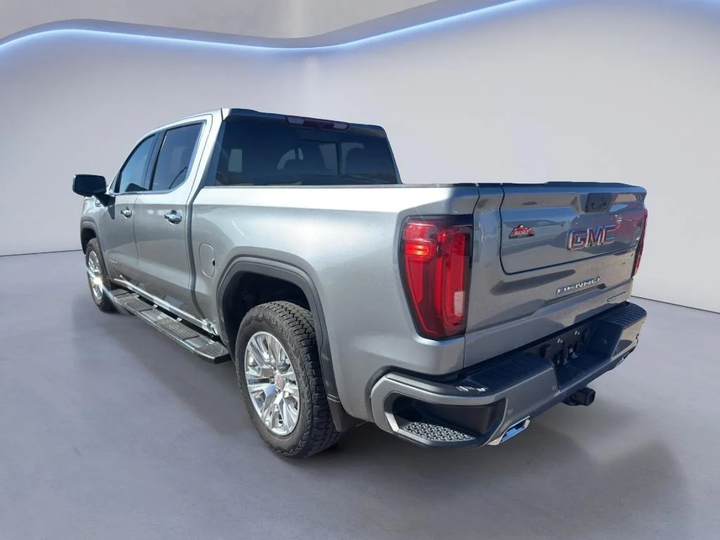 Used 2025 Sterling Metallic GMC Denali image 8
