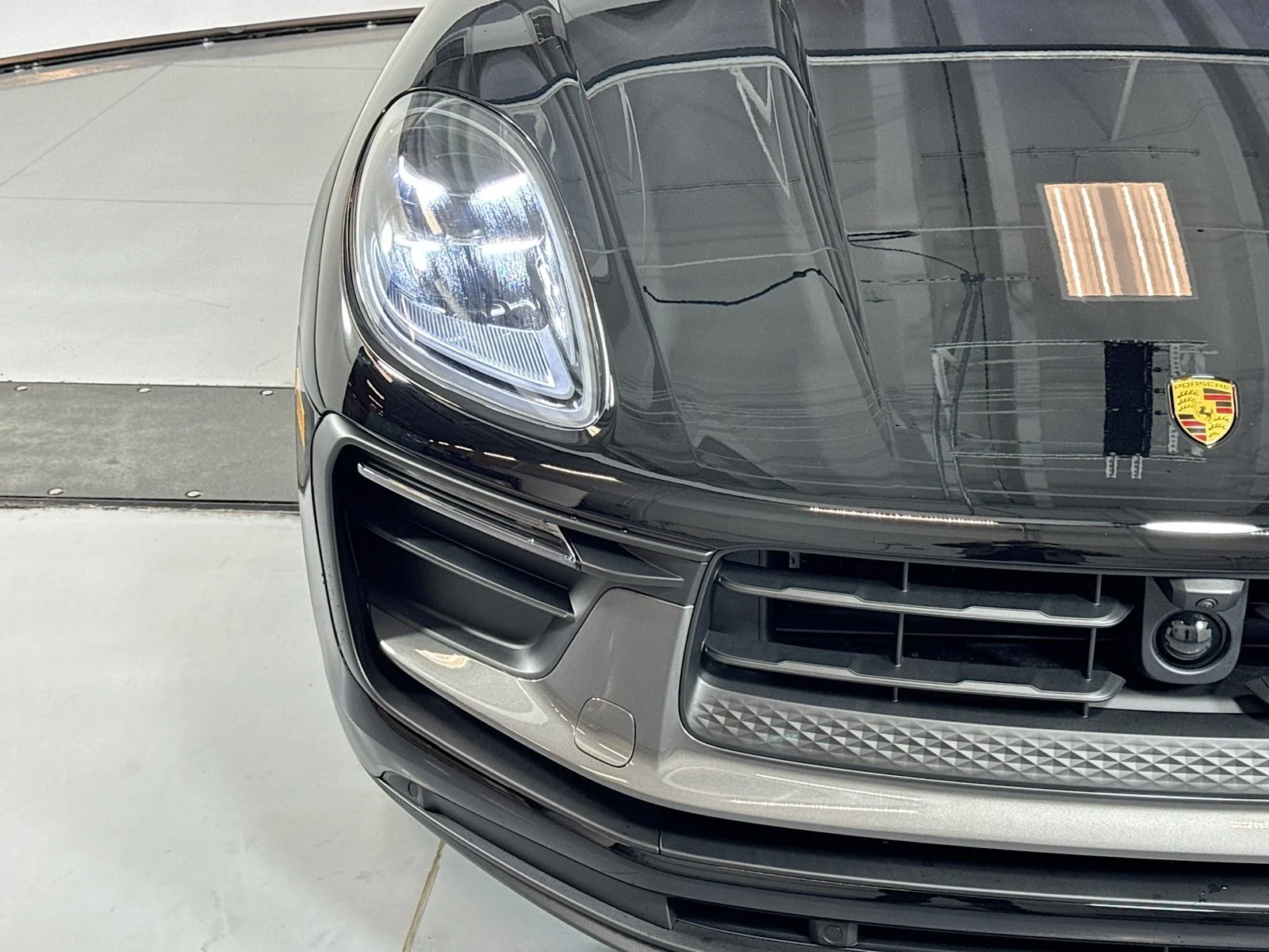 2026 Porsche Macan T - Photo 27