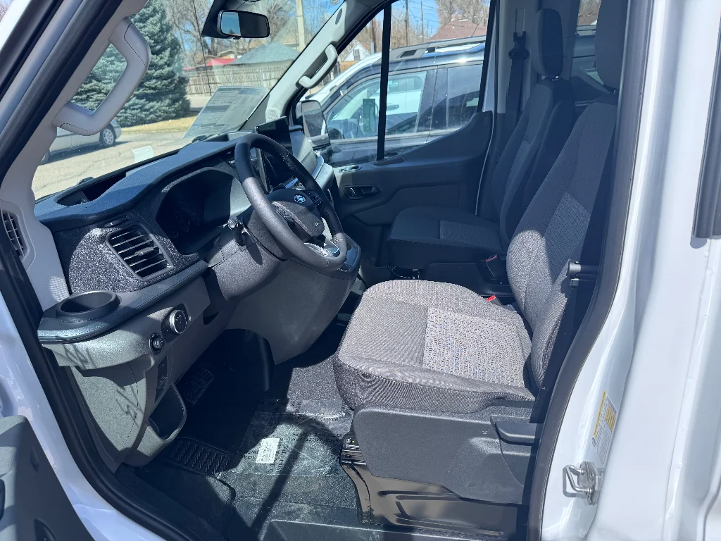 Used 2025 OXFORD WHITE Ford XLT image 16
