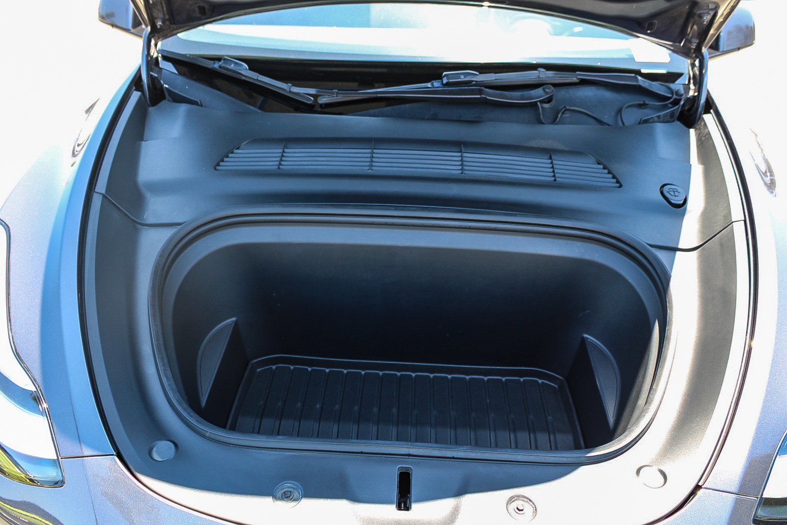 Used 2022 Midnight Silver Metallic Tesla Long Range image 27