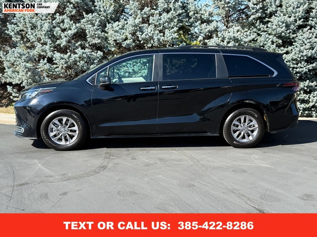 2024 Toyota Sienna XLE photo 4