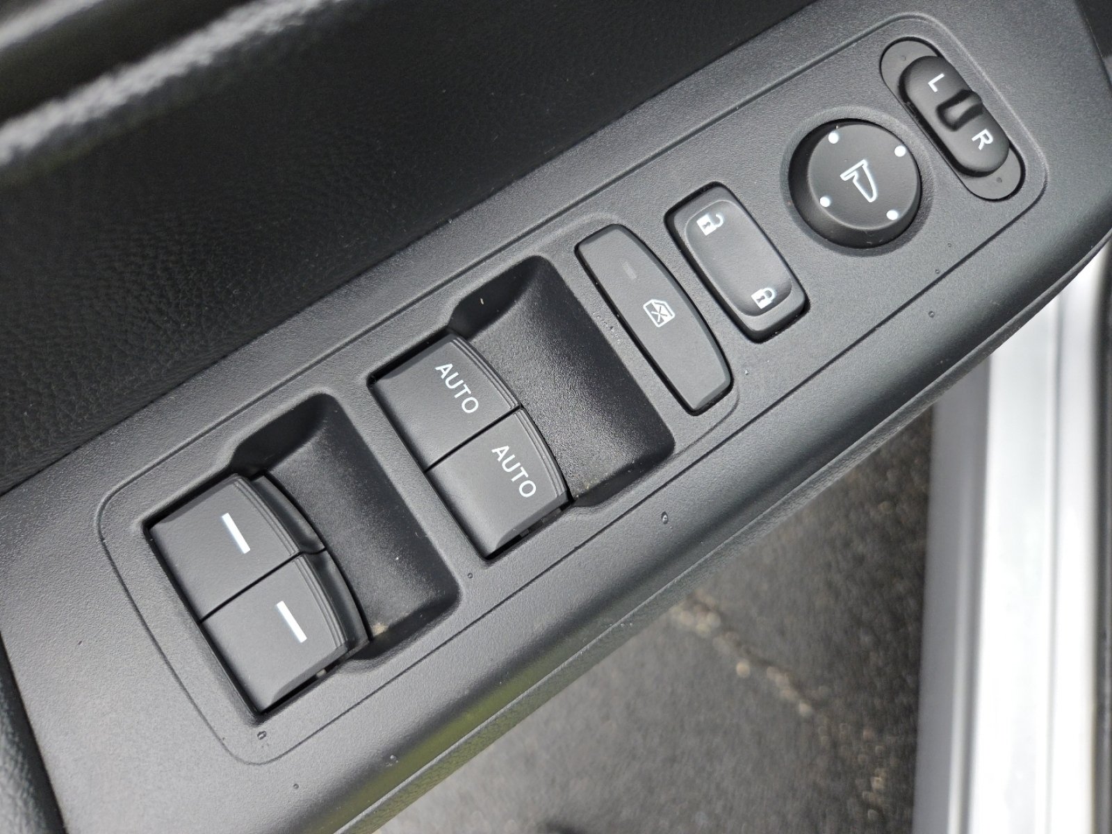 2024 Honda CR-V EX - Photo 28