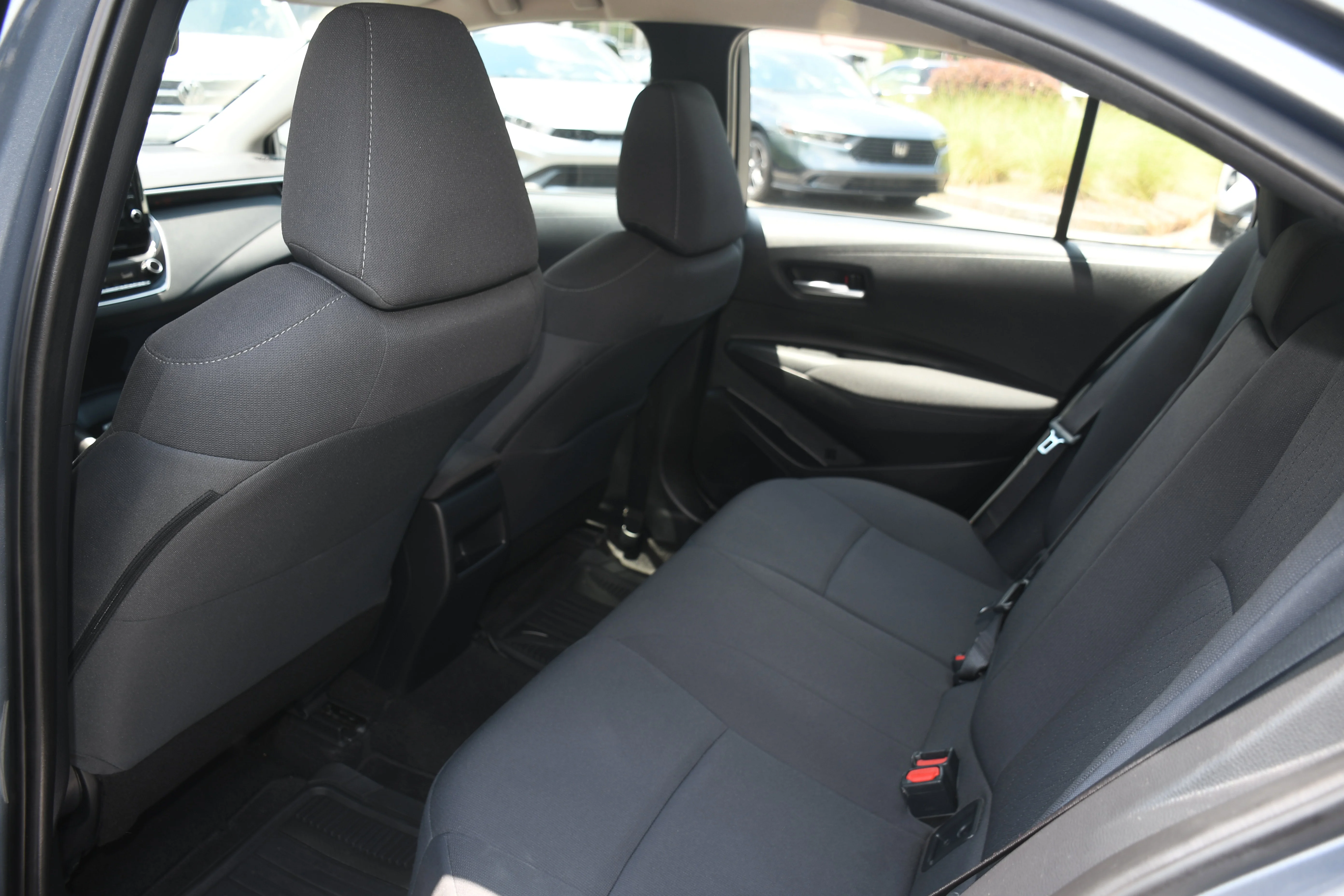 Certified Used 2020  Toyota LE image 12