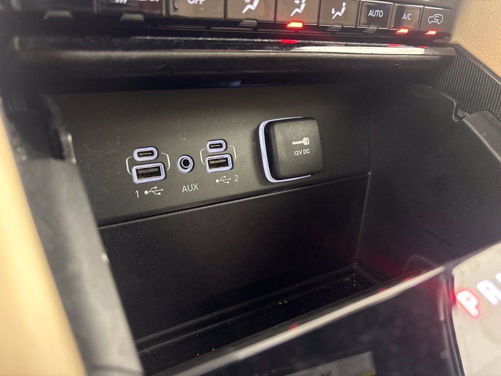 Used 2024 White Jeep Limited image 31