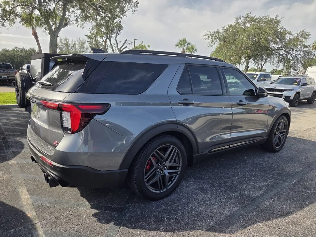 Used 2025 Gray Metallic Ford ST image 5