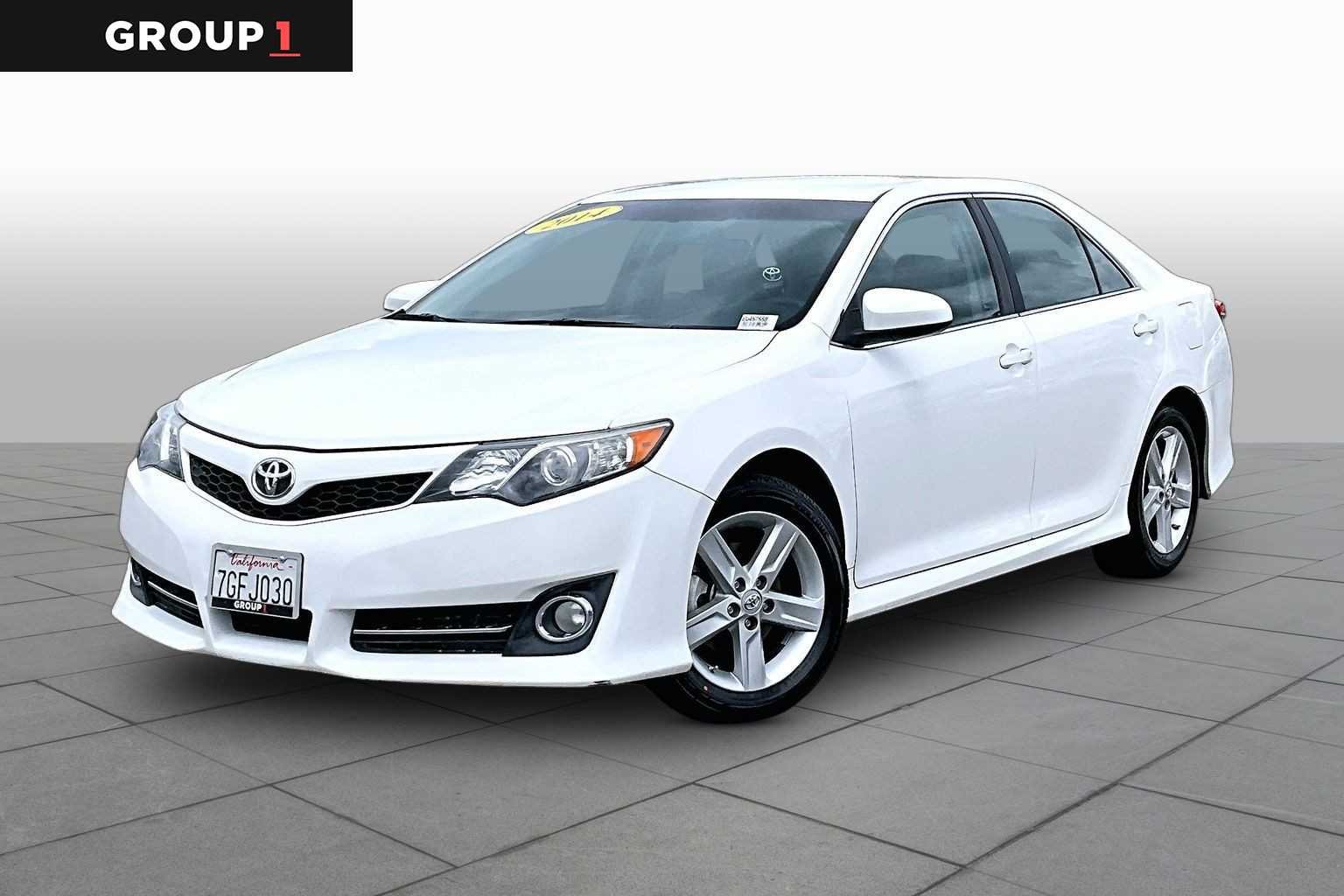2014 Toyota Camry 2.5 Auto SE's photo