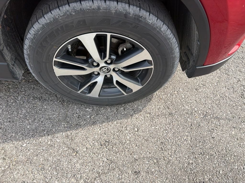 Used 2016 Red Toyota XLE image 8