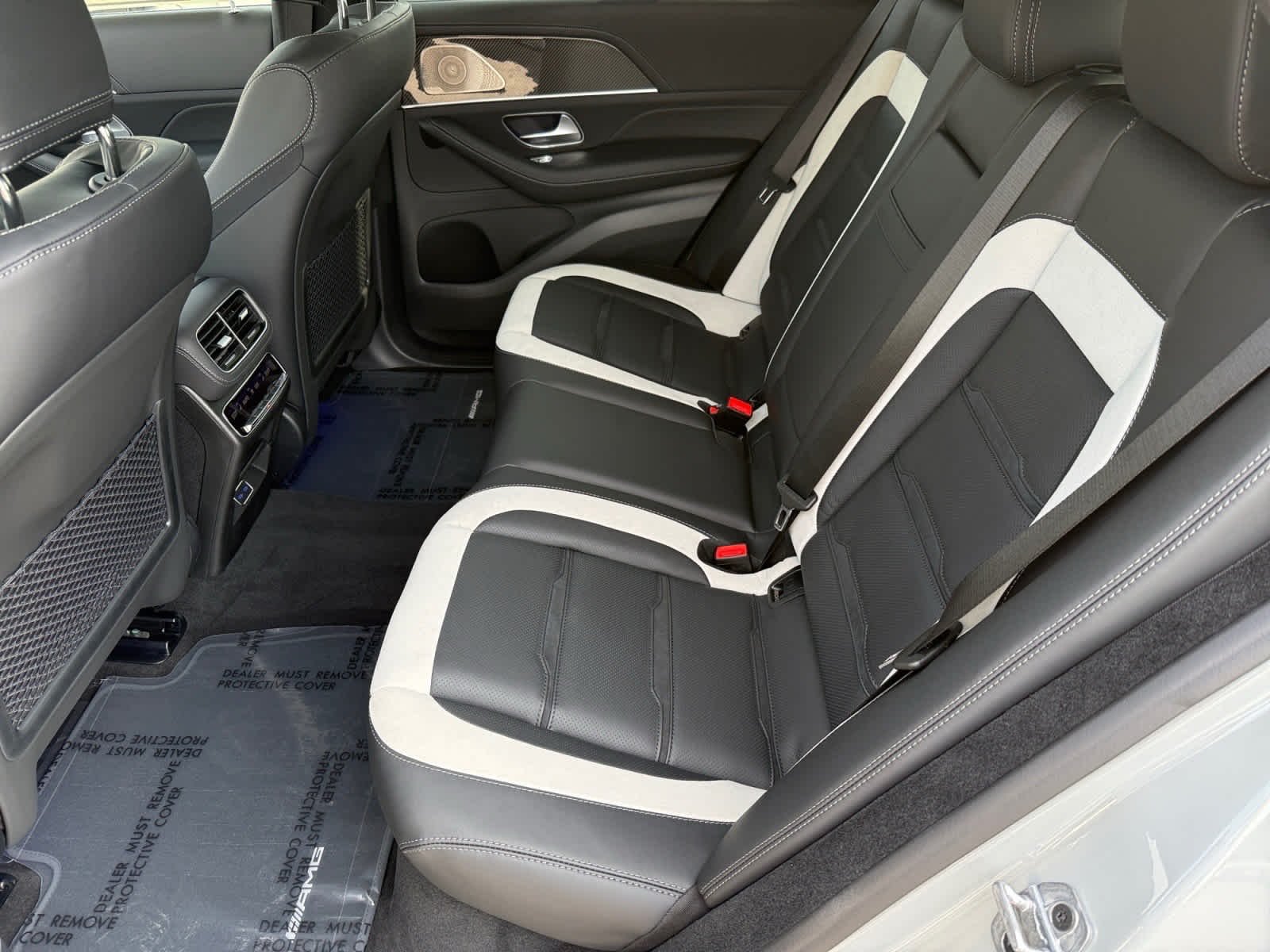 New 2026 MANUFAKTUR Alpine Grey Mercedes-Benz AMG® GLE 63 S image 11