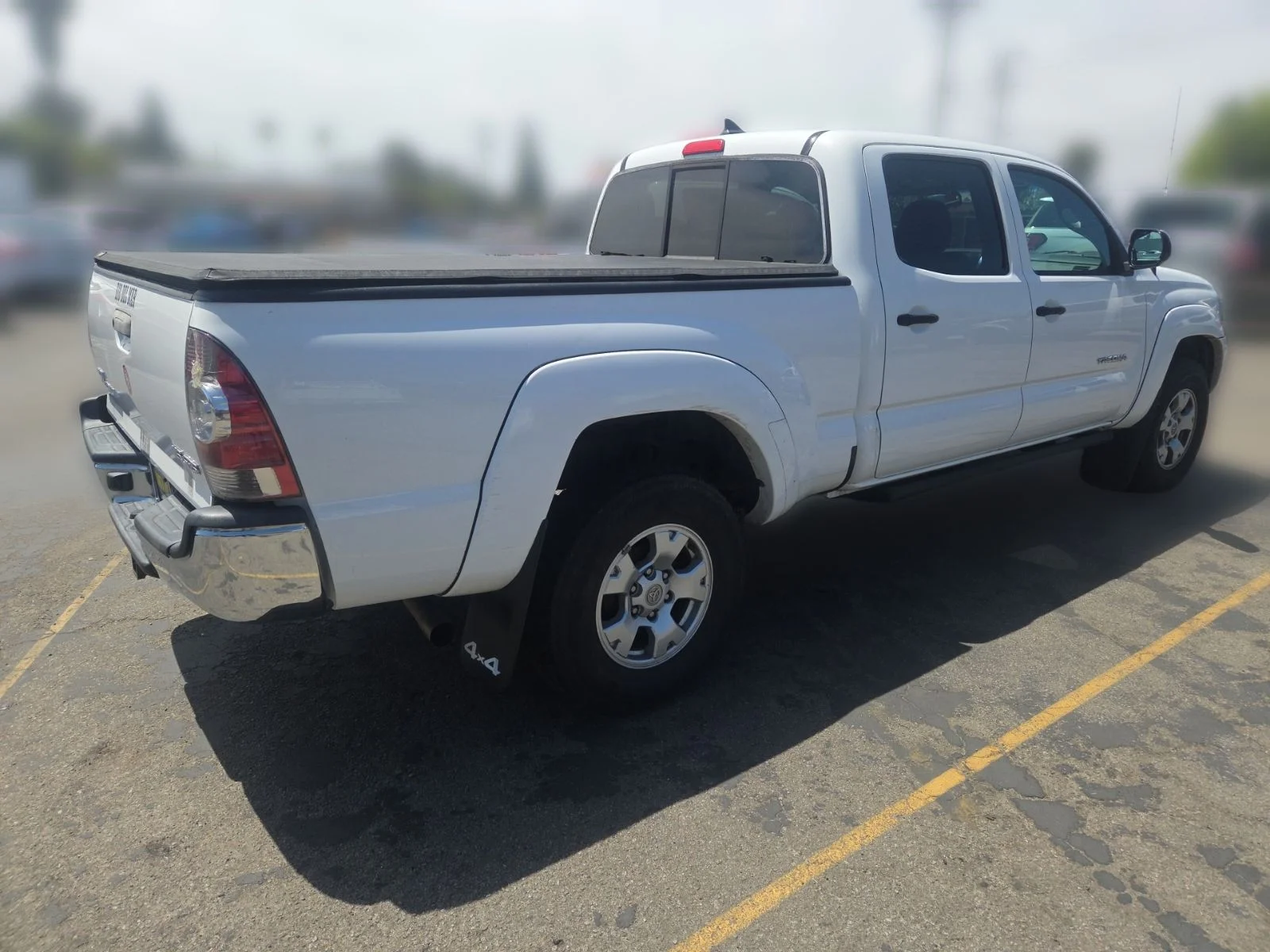 Used 2015 Super White Toyota Base image 6