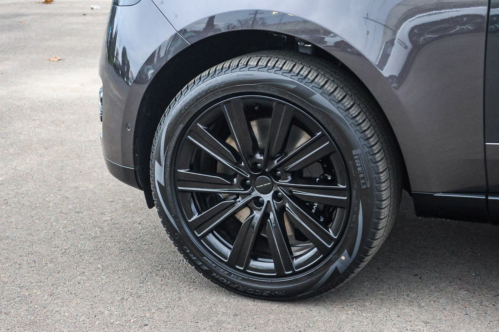 2026 Land Rover Range Rover SE - Photo 9
