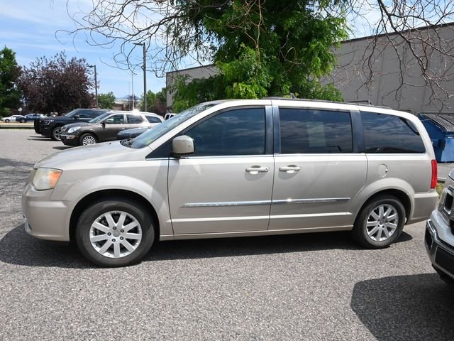 Used 2013 Beige Chrysler Touring image 2