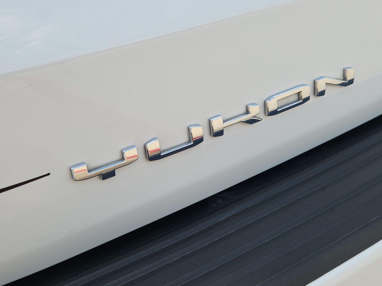 Certified Used 2024 Summit White GMC AT4 image 32