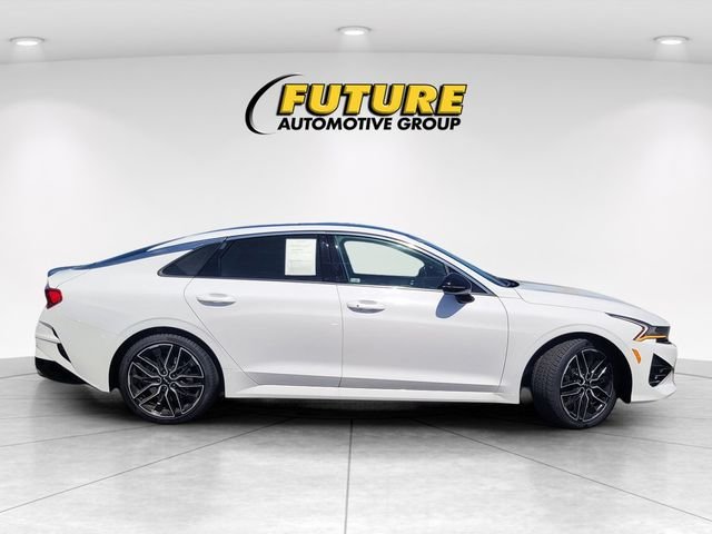 Used 2024 White Kia GT image 3