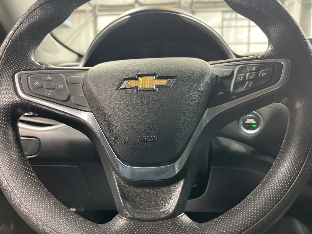 Used 2020 Summit White Chevrolet LS image 16