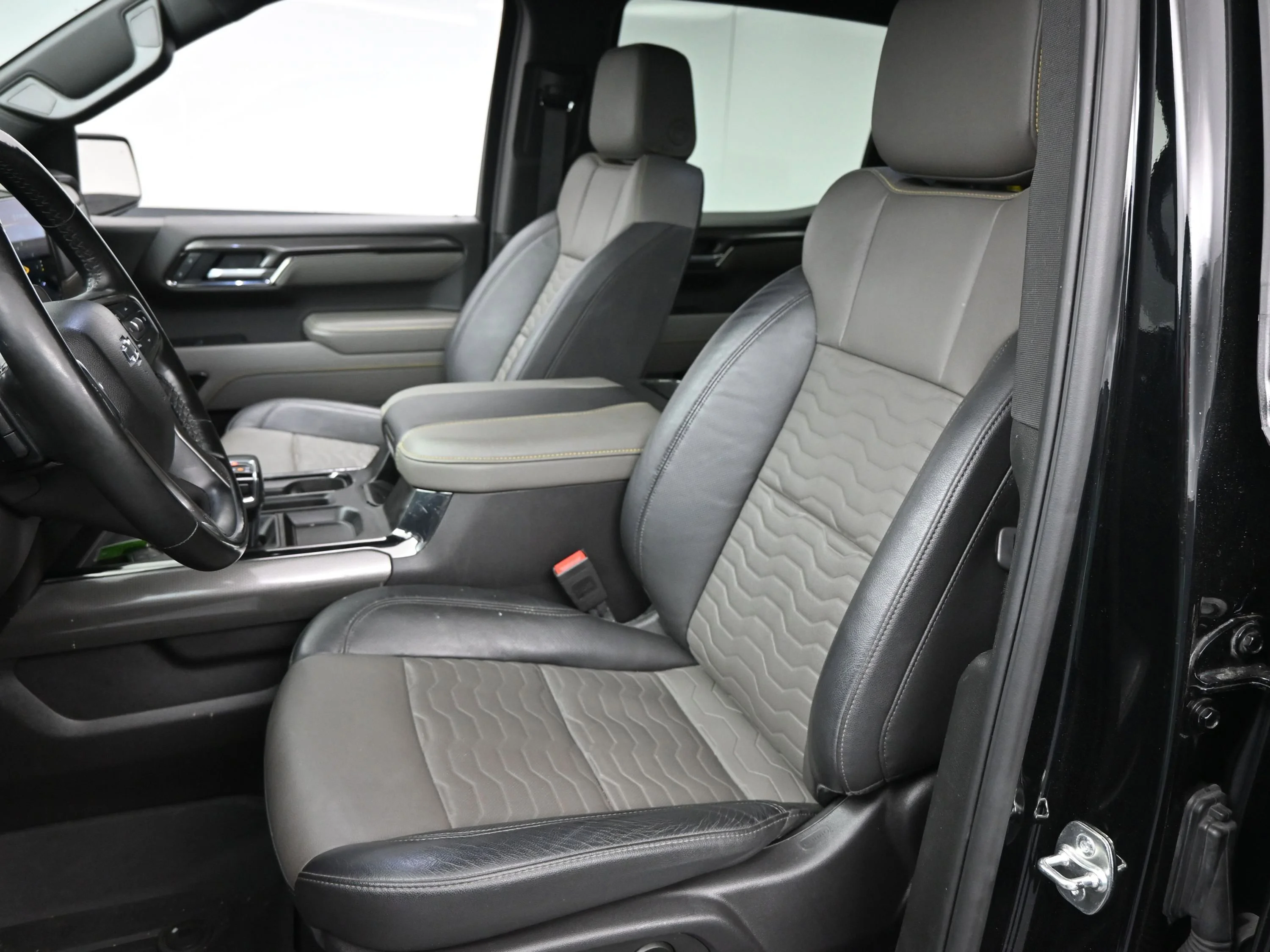 Used 2025 Black Chevrolet ZR2 image 10