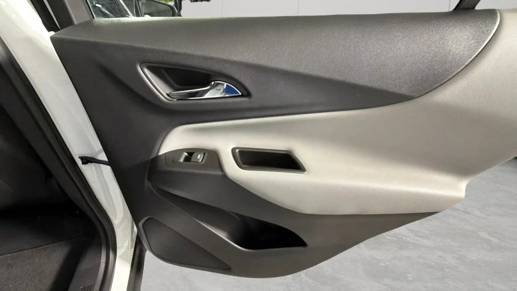 Used 2021 SUMMIT WHITE Chevrolet LT image 46