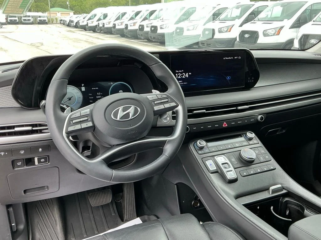 Used 2023 Black Hyundai Limited image 35
