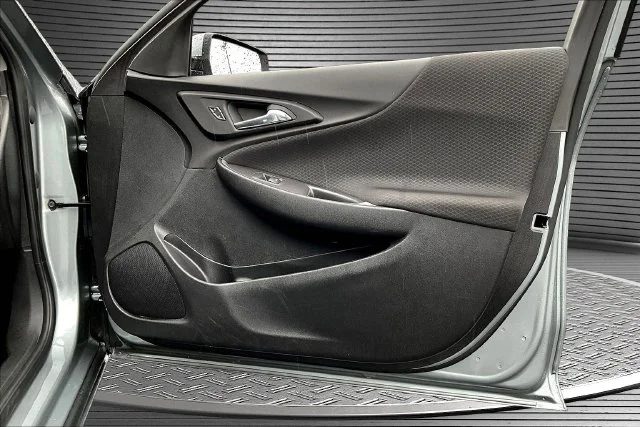 Used 2025 Gray Chevrolet LT image 27