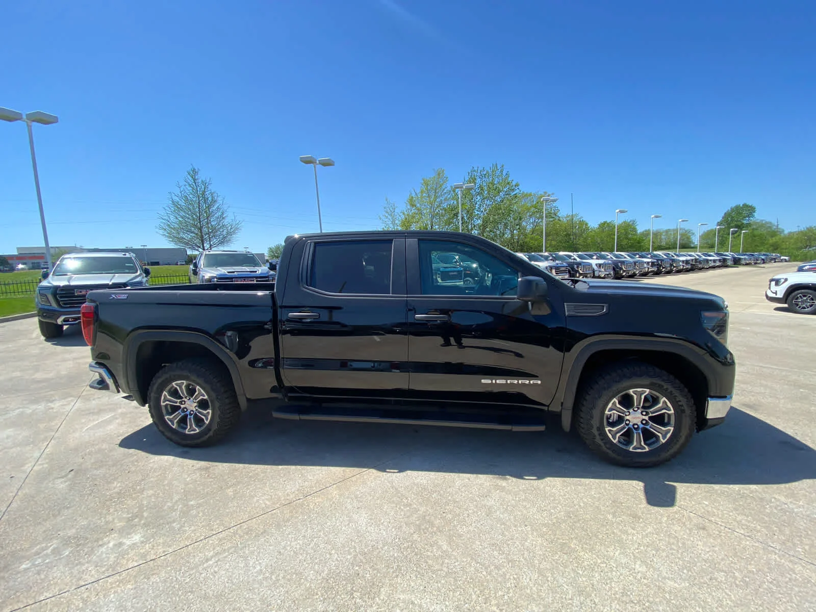 New 2026 Onyx Black GMC Pro image 4