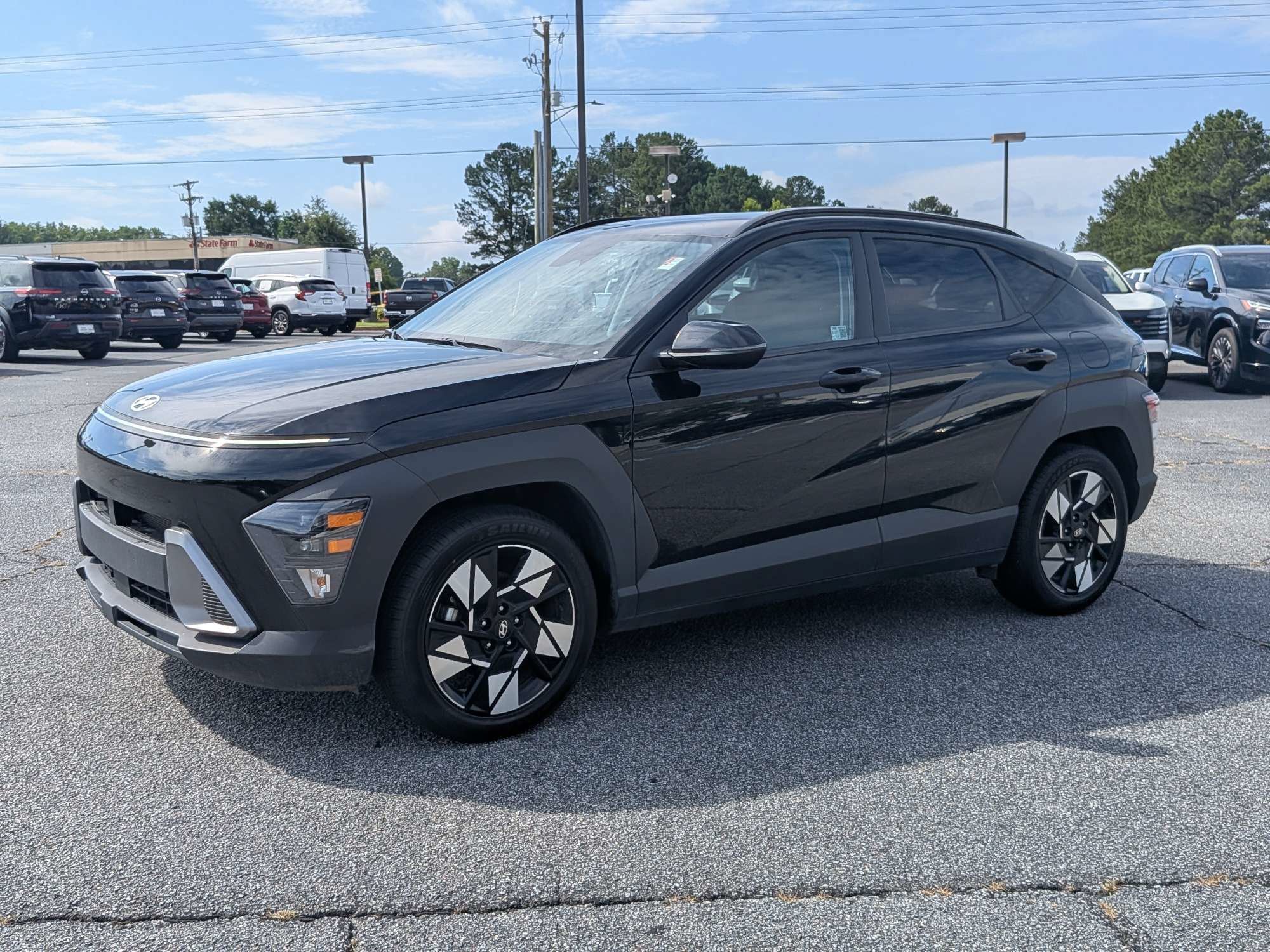 Used 2025 Black Hyundai SEL image 7