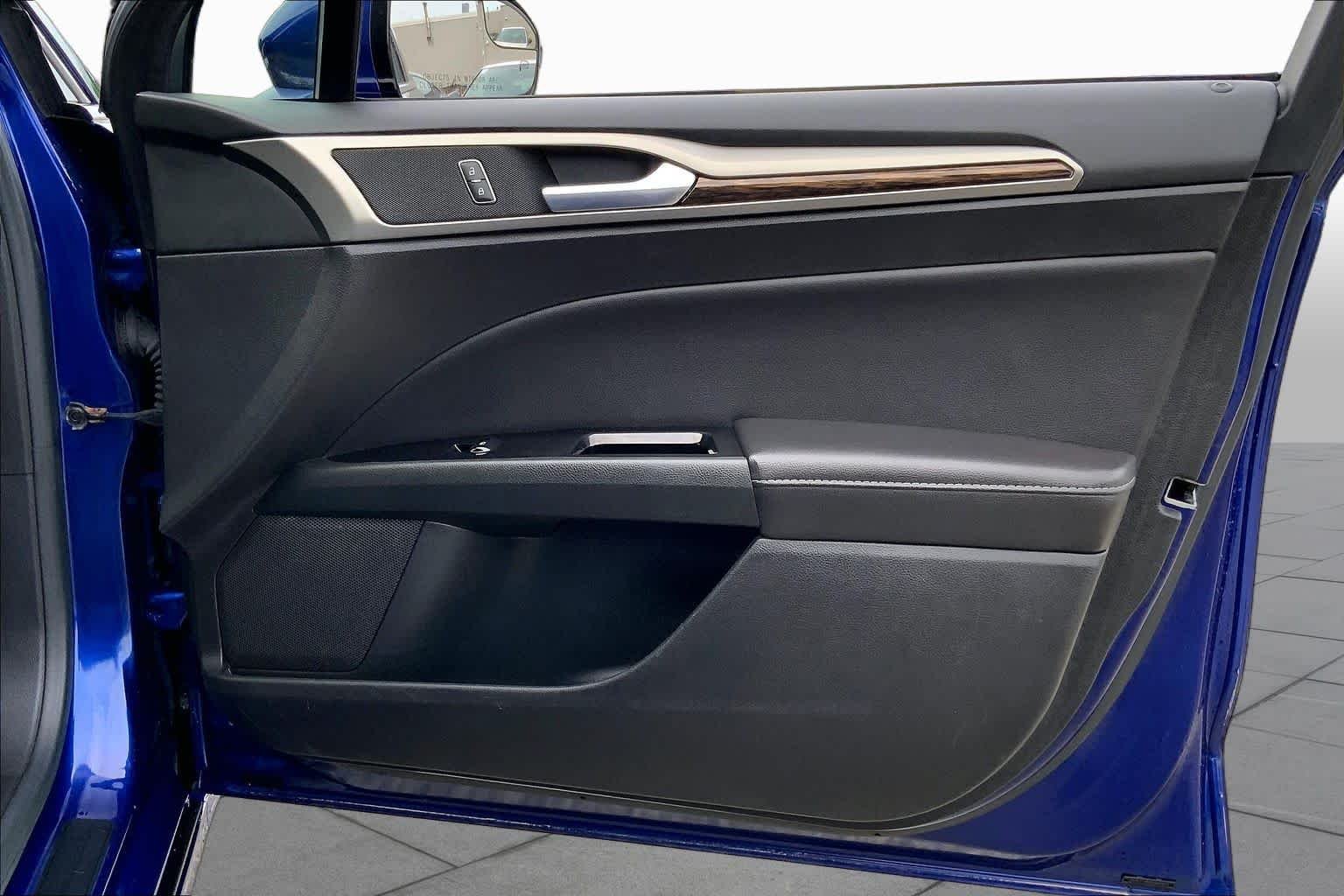 Used 2013 Deep Impact Blue Ford SE image 23