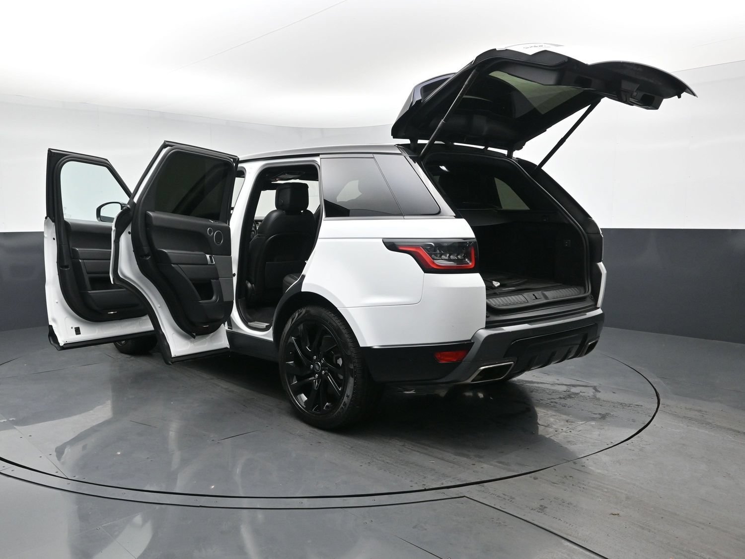 Used 2019 Fuji White Land Rover HSE image 34