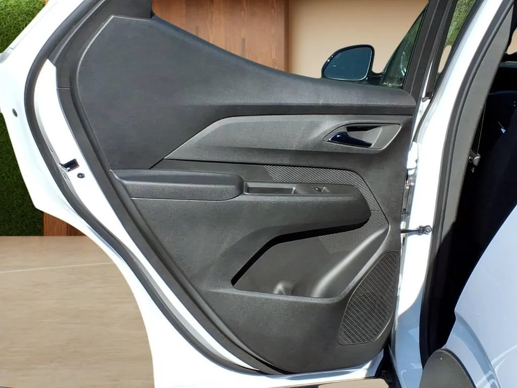 2027 Chevrolet Bolt LT - Photo 25