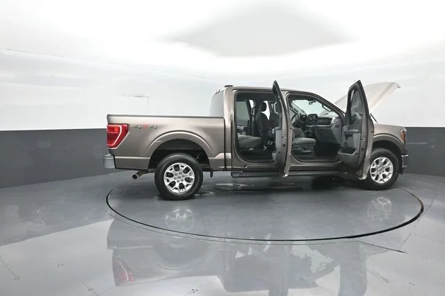 Certified Used 2023 Stone Gray Metallic Ford XLT image 33